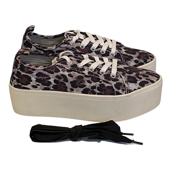 AQUA Women's Sneakers 7.5 Piper Low Top Fashion Animal Print Flatform Lace Up - Picture 1 of 10